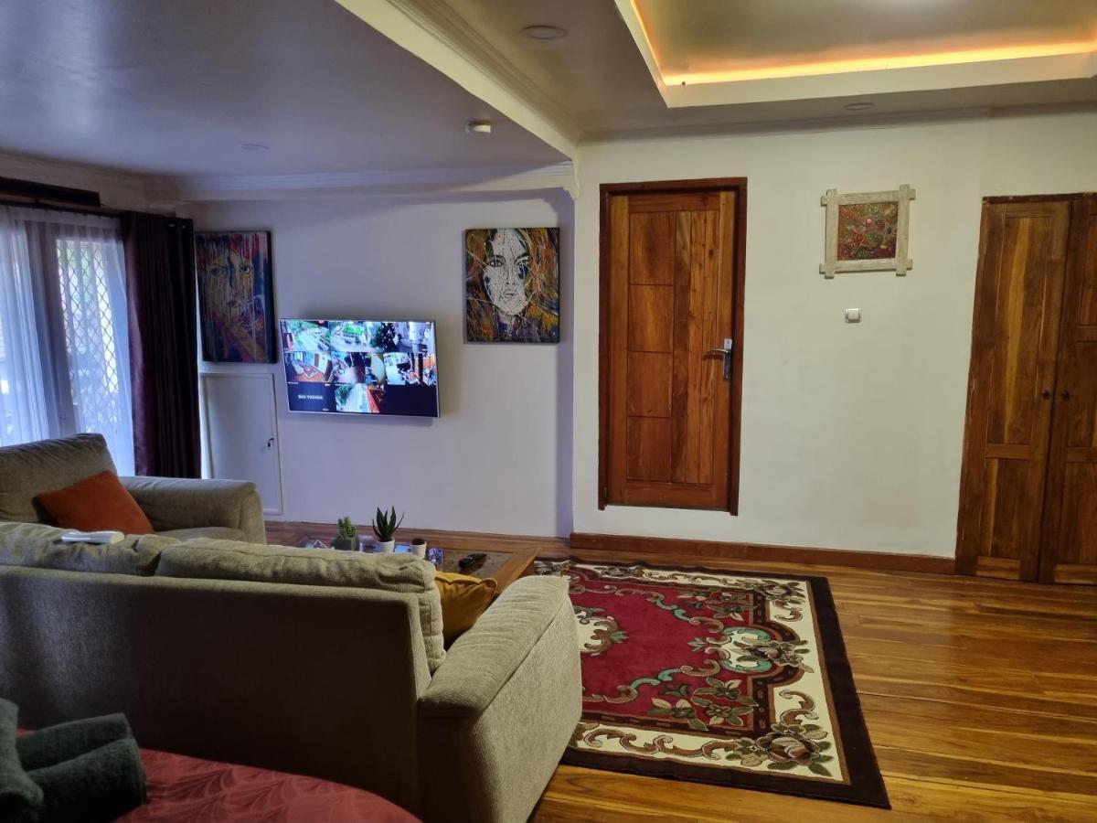 Suci'S Friendly Apartments มาตารัม ภายนอก รูปภาพ
