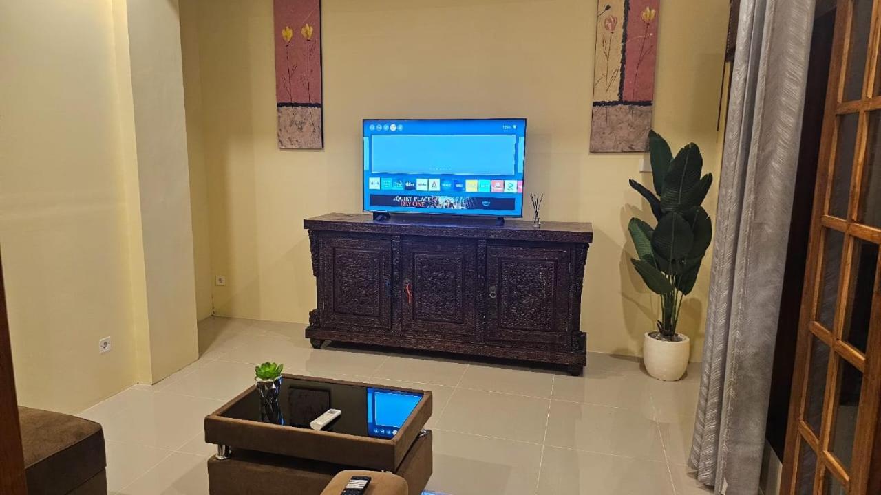 Suci'S Friendly Apartments มาตารัม ภายนอก รูปภาพ
