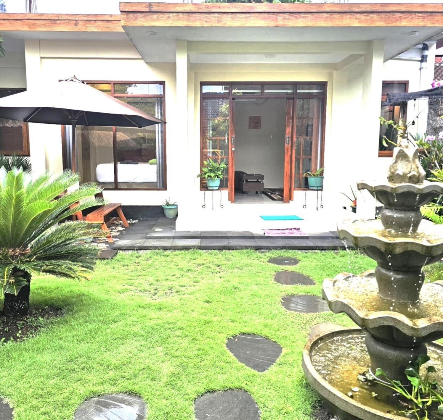 Suci'S Friendly Apartments มาตารัม ภายนอก รูปภาพ